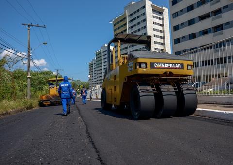 Serviço de recapeamento melhora fluxo em rota alternativa de Manaus 