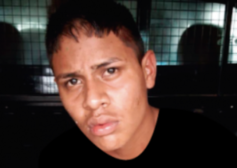 Polícia pede ajuda da população para localizar homem envolvido em roubo de moto em Manaus 