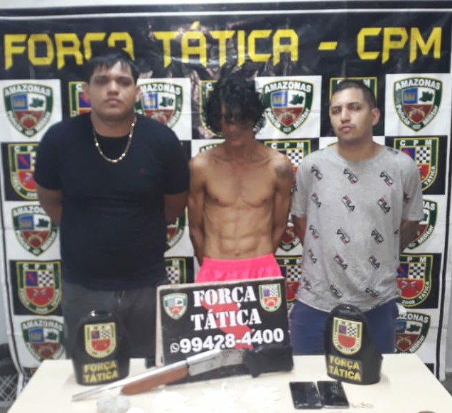 Trio é preso com armas, drogas e dinheiro em bairro de Manaus 