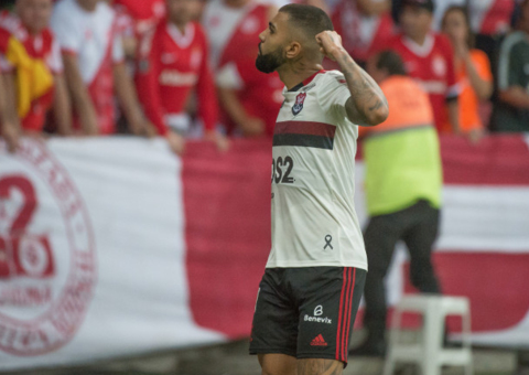 Flamengo empata com o Inter e garante vaga na semifinal