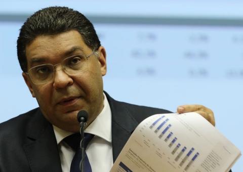 Crescimento do PIB traz “um certo alívio”, diz Mansueto