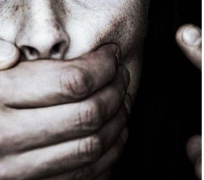 Mulher perde dentes após ser agredida pelo ex-marido