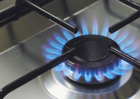 Governo acaba com preço diferente entre gás de cozinha e industrial