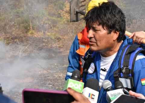 Presidente da Bolívia se perde na selva ao ajudar a combater incêndio