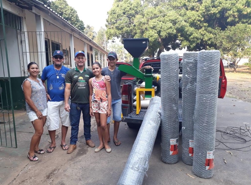 Agricultores recebem crédito rural para investimento em banana e macaxeira no Amazonas