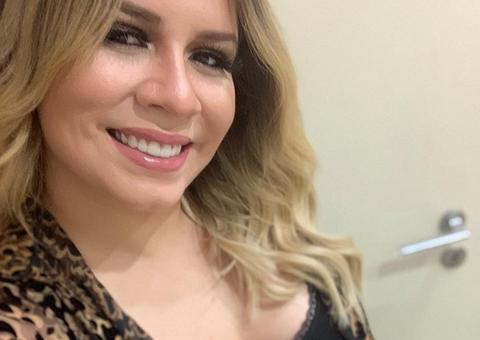 Marília Mendonça mostra barriguinha de grávida e se declara para o filho