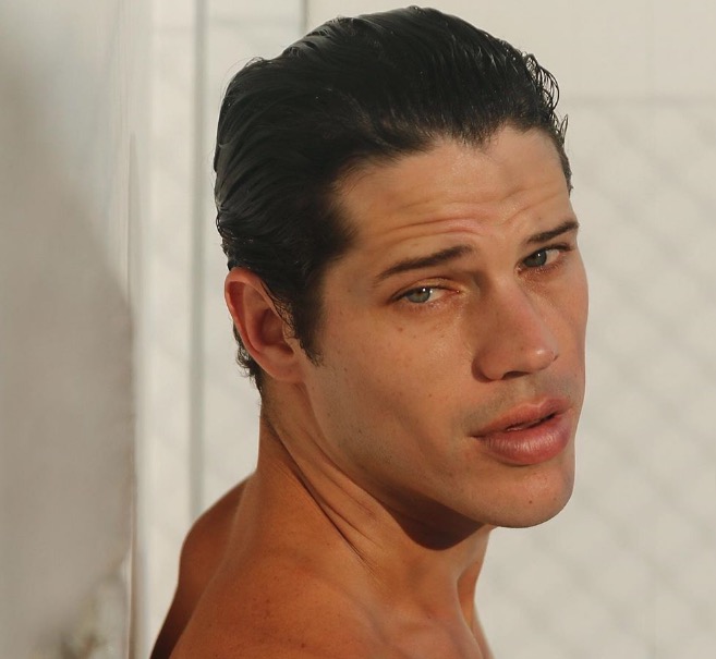 José Loreto destrata senhora após pedido de foto: 'não sou o Mickey'