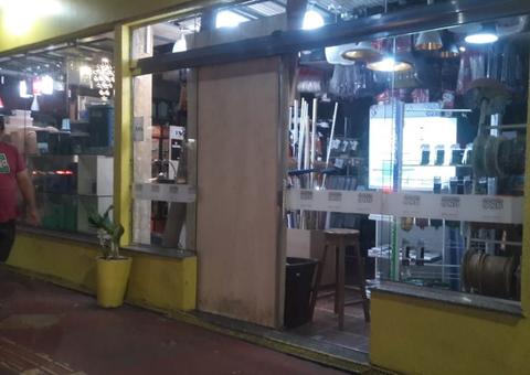 Dupla que invadiu loteria em Manaus havia trocado tiros em tentativa de assalto minutos antes