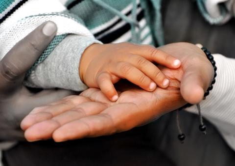 Comissão aprova exigência de certidão criminal negativa para quem trabalha com crianças