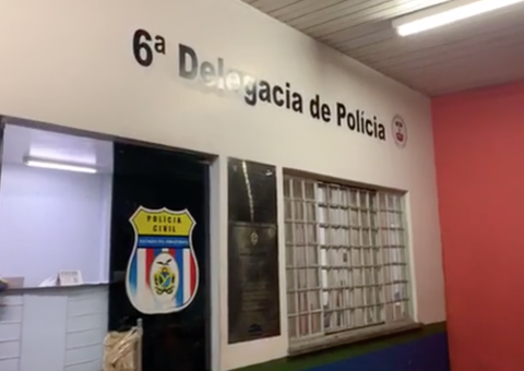 Após roubar moto, dupla é agredida por populares em Manaus 