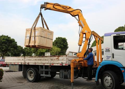 FCecon recebe aparelho para tratamento de câncer que estava retido na Alfândega