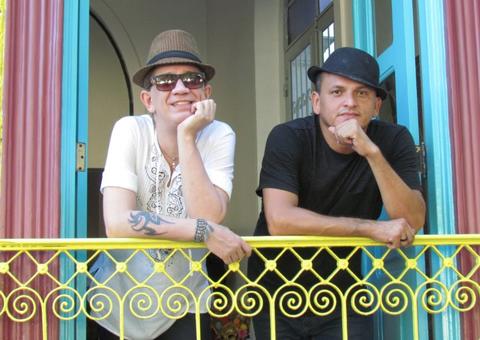 Isaac Amorim e Luso Neto cantam sucessos das Divas da MPB no show Elas por Eles