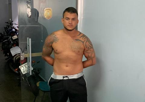 Em Manaus, suspeito de roubo pede desculpas a vítima que não o deixou ser espancado 