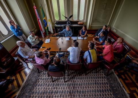 ‘Acabem com o boicote’, diz prefeito a empresários sobre intervenção no transporte coletivo