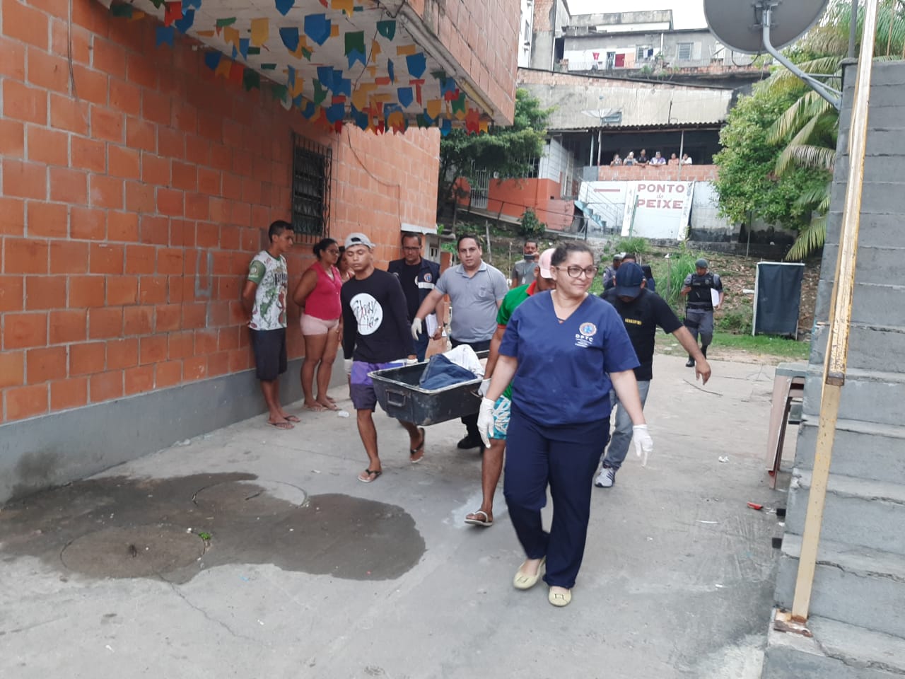 Adolescente mata a facadas, homem que foi cobrar aluguel de apartamento em Manaus