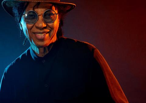 Djavan apresenta turnê Vesúvio em Manaus