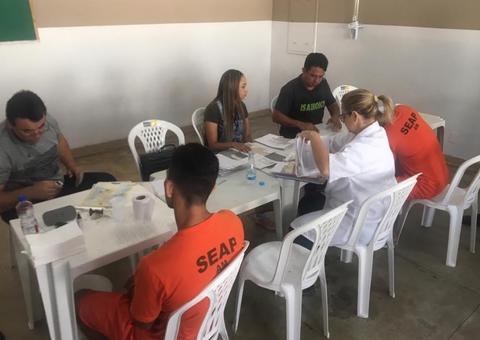 Detentos recebem ação de emissão de RG no Amazonas