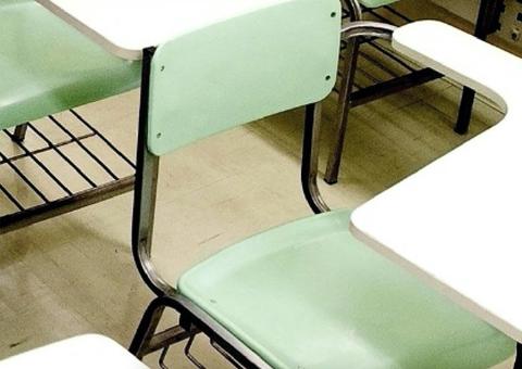 Grupo de jovens é acusado de dar crepe misturado com sêmen para professores