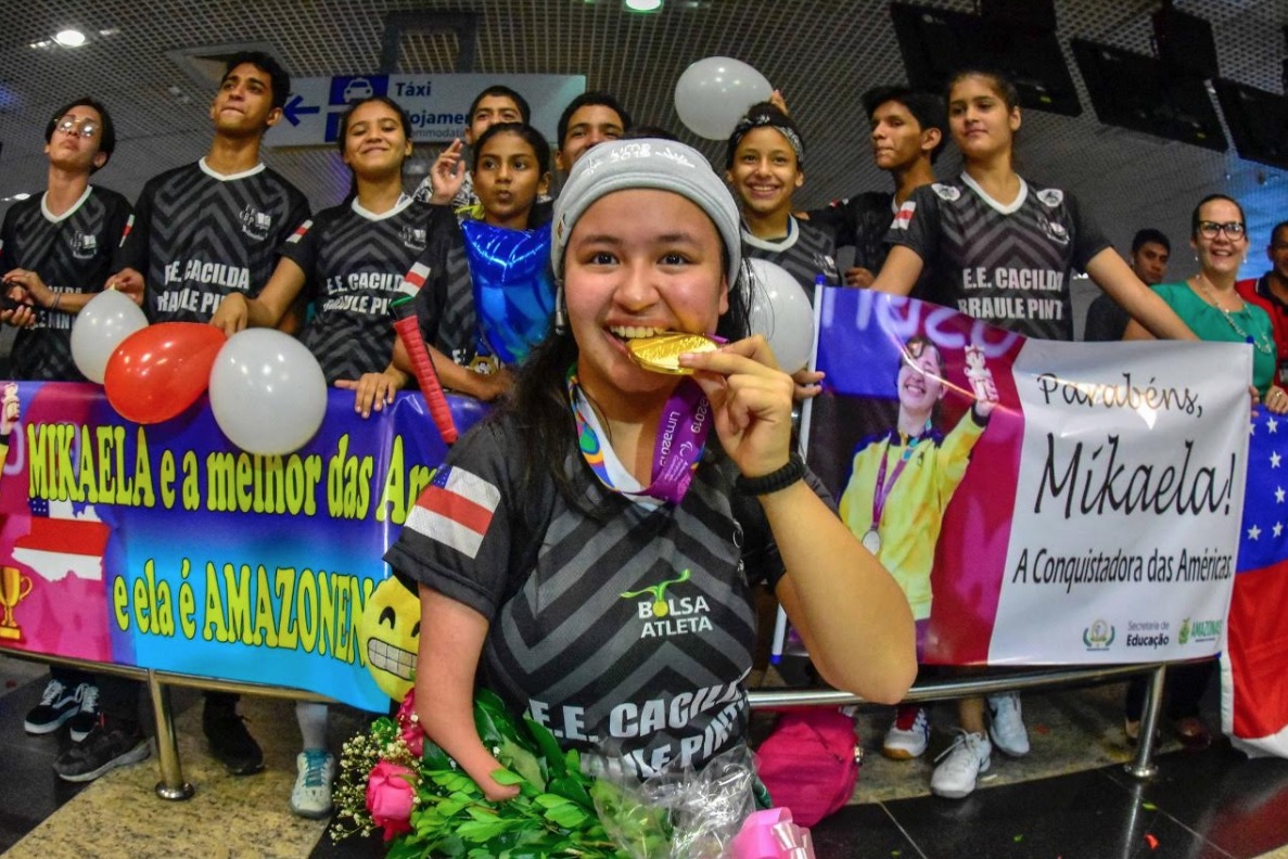 Ouro no Parapan, atleta é recebida com muita festa em Manaus 