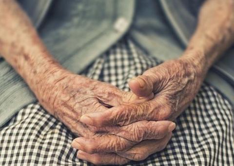 Médico é acusado de negar atendimento a idosa de 85 anos por ‘não compensar’