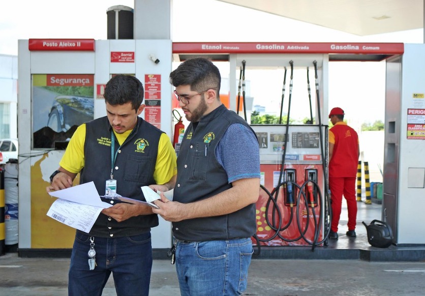 Postos são multados por aumento abusivo no preço da gasolina em Manaus