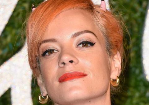 Lily Allen pode estar namorando ator de 'Stranger Things'