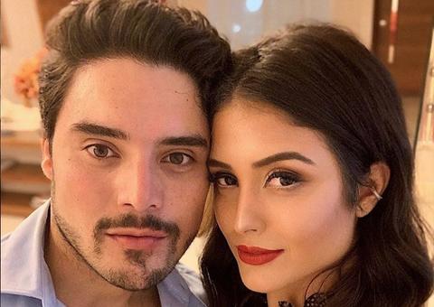 Namorando há 3 meses, Letícia Almeida fica noiva de Bruno Daltro
