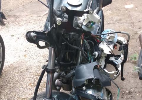 Após tentativa de assalto, adolescente são perseguidos e acabam feridos em acidente em Manaus