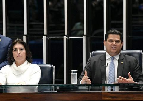 Presidente do Senado busca acordo para votar PEC da Previdência semana que vem 