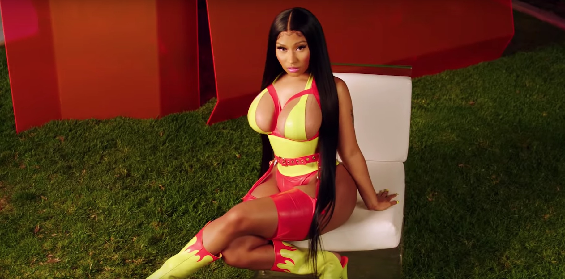 Nicki Minaj anuncia aposentadoria e pega fãs de surpresa 