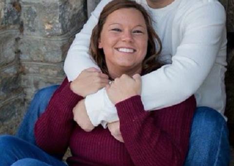 Mulher morre após ser atingida por raio enquanto corria em cemitério