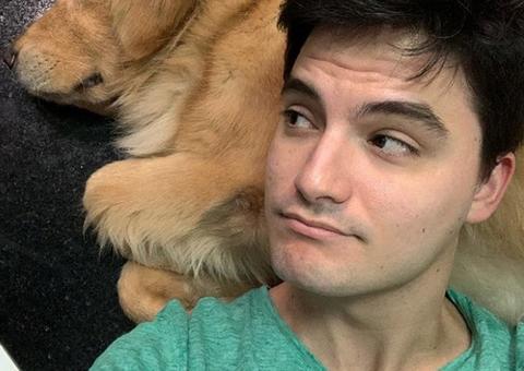 Felipe Neto compra 10 mil livros com tema LGBT para distribuir na Bienal