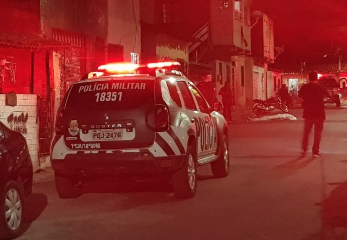 Após ser amarrada e arrastada por ruas, jovem homossexual é executada a tiros na cabeça