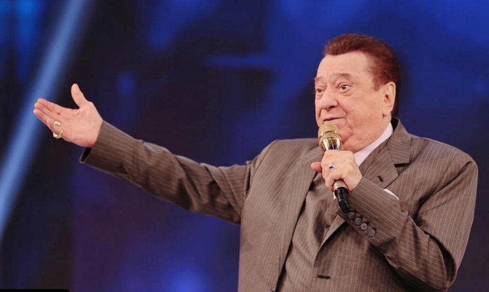 Raul Gil é internado com arritmia cardíaca aos 81 anos