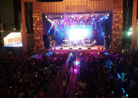 Vídeo: Guto Lima arrasta multidão com ‘sofrência’ no Passo a Paço em Manaus