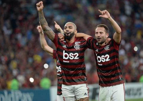 Flamengo atropela o lanterna Avaí em Brasília e volta a se isolar na liderança