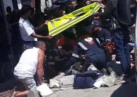 Homem morre após cair de patinete elétrico e bater cabeça em bloco de concreto