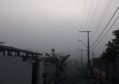 Névoa misteriosa encobre o céu de Manaus e deixa populares intrigados