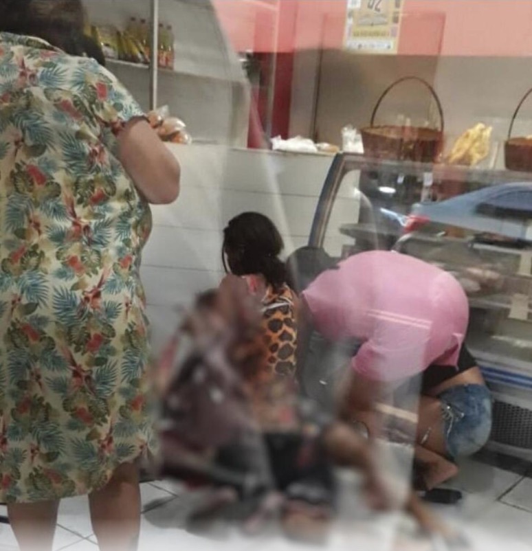 Jovem baleado ao olhar para cara de assaltante em padaria de Manaus fica paraplégico