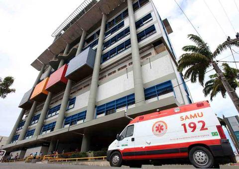 Criança pula do primeiro andar de prédio para não ser estuprada pelo pai