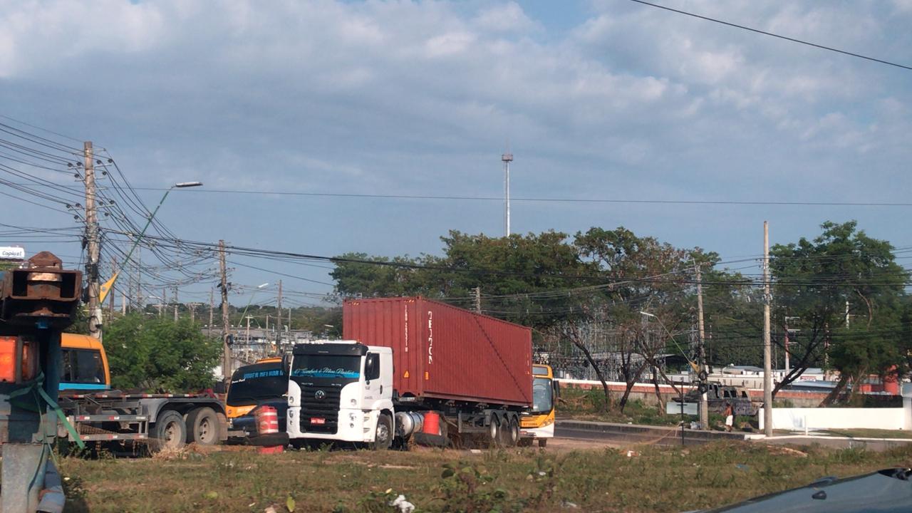 Em Manaus, obras no Distrito causam congestionamento quilométrico nessa terça-feira