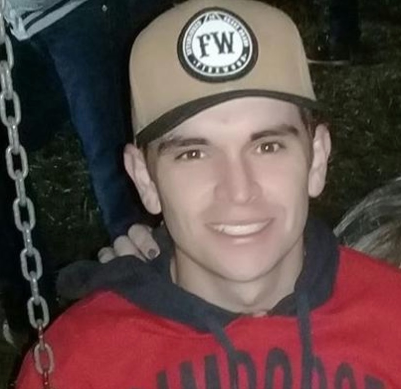 Açougueiro morre após derrubar faca na perna enquanto fatiava carne