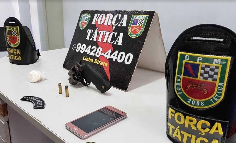 Homem é detido com arma e drogas em Manaus