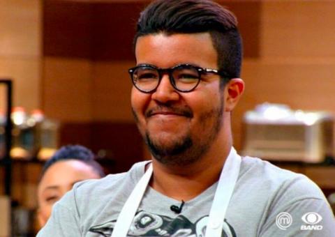  Ex-MasterChef Léo Santos exibe corpão musculoso após perder 80kg 