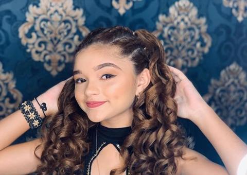 Ex-The Voice Kids, Raylla Araújo faz primeiro show no Teatro Amazonas