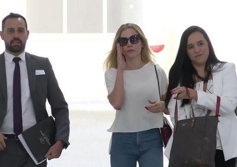 Najila depõe em delegacia e ironiza Neymar: 'driblando e caindo'