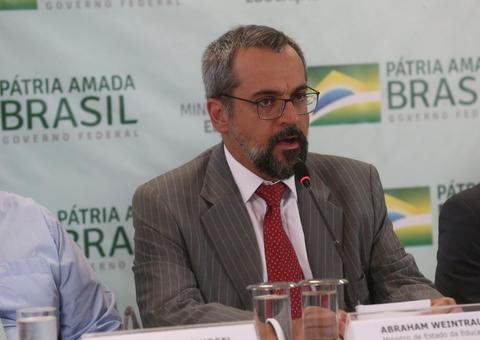 Capes vai ofertar 3,1 mil novas bolsas de estudo até 2020