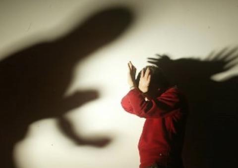 Avó é presa suspeita de espancar e raspar a cabeça do neto Amazonas