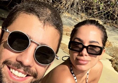 Pedro Scooby diz que ama Anitta e fala sobre fim do namoro: ‘terminou por telefone’