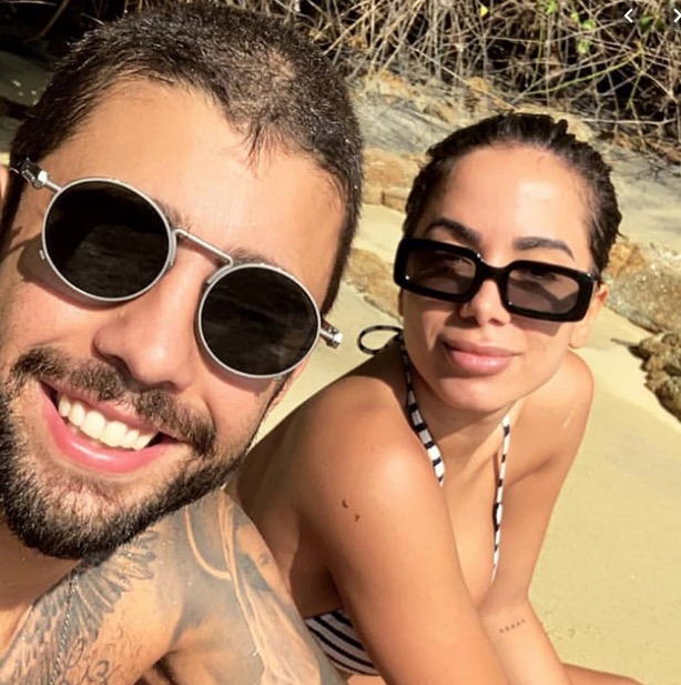 Pedro Scooby diz que ama Anitta e fala sobre fim do namoro: ‘terminou por telefone’